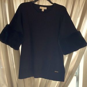 MICHAEL KORS BLACK, faux fur cuffed 3/4 length bell sleeved sweater blouse.🌹